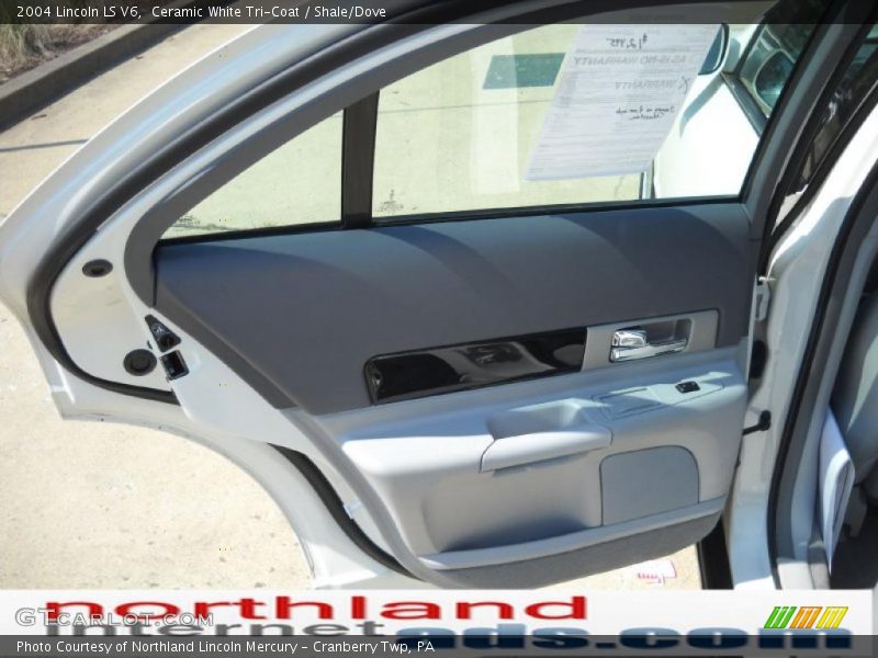 Ceramic White Tri-Coat / Shale/Dove 2004 Lincoln LS V6