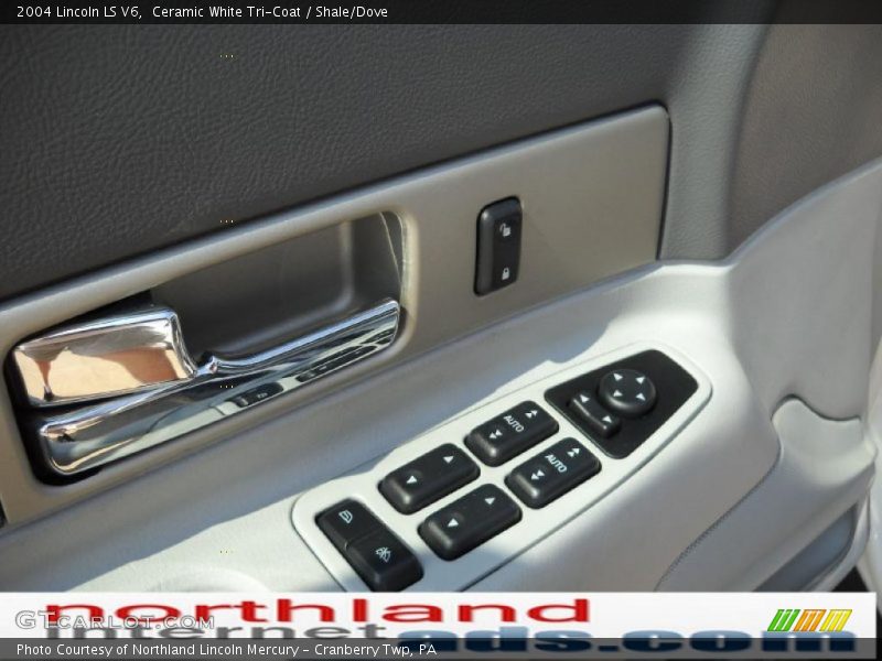 Ceramic White Tri-Coat / Shale/Dove 2004 Lincoln LS V6