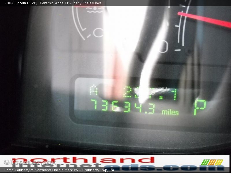 Ceramic White Tri-Coat / Shale/Dove 2004 Lincoln LS V6
