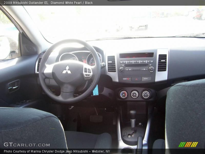 Diamond White Pearl / Black 2009 Mitsubishi Outlander ES
