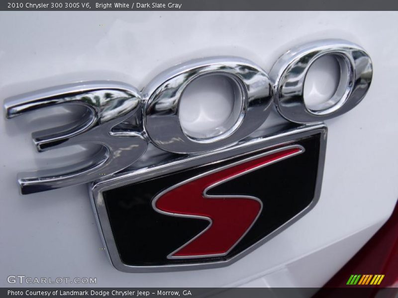 Bright White / Dark Slate Gray 2010 Chrysler 300 300S V6
