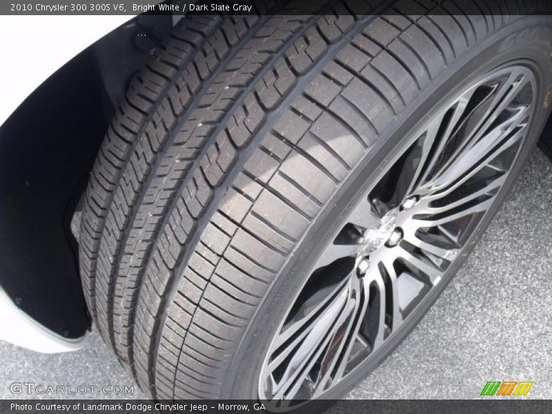 Bright White / Dark Slate Gray 2010 Chrysler 300 300S V6