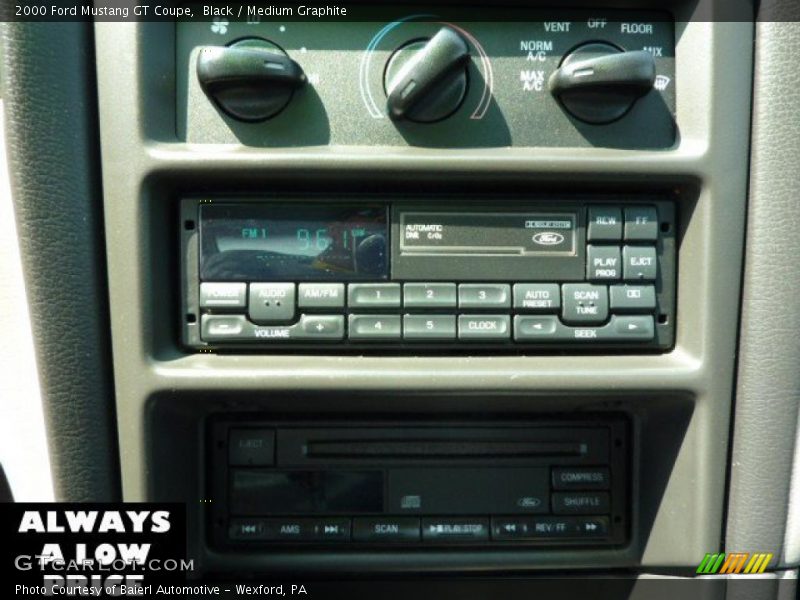 Black / Medium Graphite 2000 Ford Mustang GT Coupe
