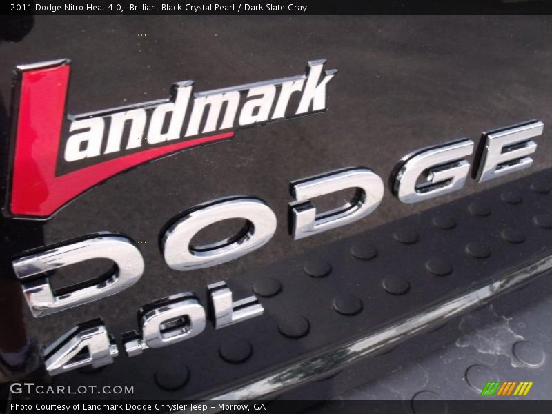 Brilliant Black Crystal Pearl / Dark Slate Gray 2011 Dodge Nitro Heat 4.0