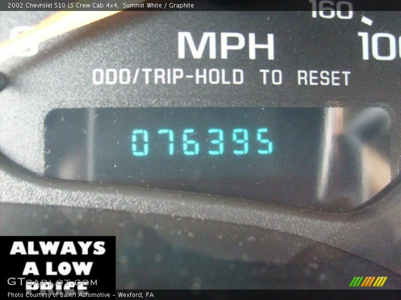 Summit White / Graphite 2002 Chevrolet S10 LS Crew Cab 4x4