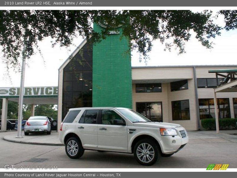 Alaska White / Almond 2010 Land Rover LR2 HSE