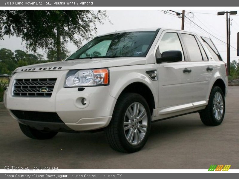 Alaska White / Almond 2010 Land Rover LR2 HSE