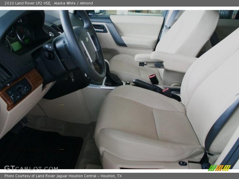 Alaska White / Almond 2010 Land Rover LR2 HSE