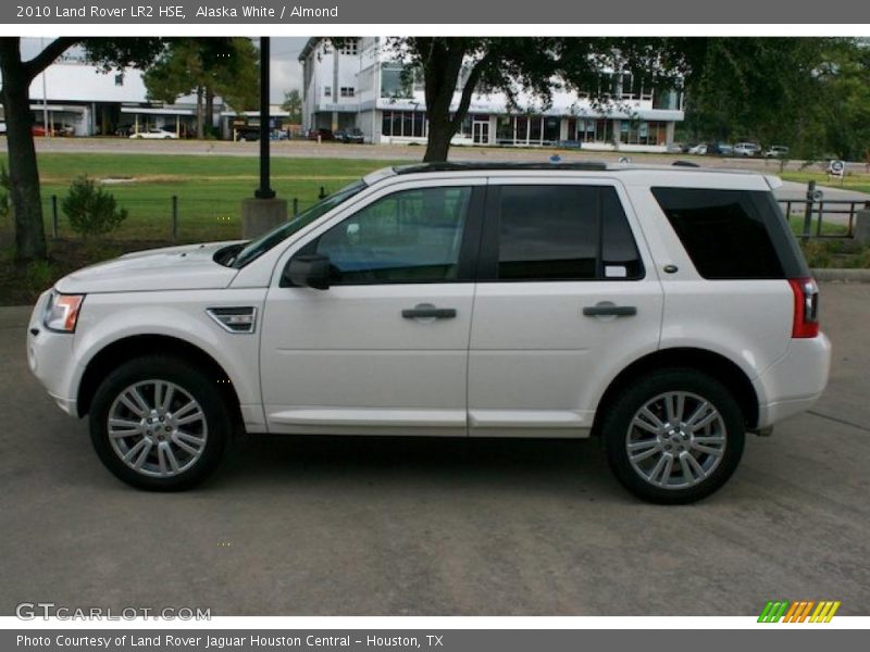 Alaska White / Almond 2010 Land Rover LR2 HSE