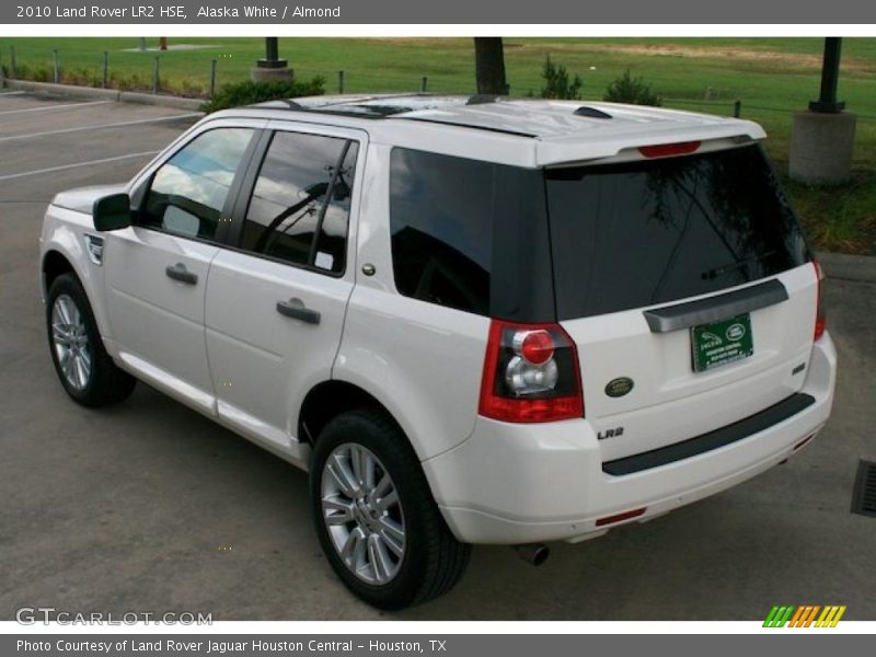 Alaska White / Almond 2010 Land Rover LR2 HSE