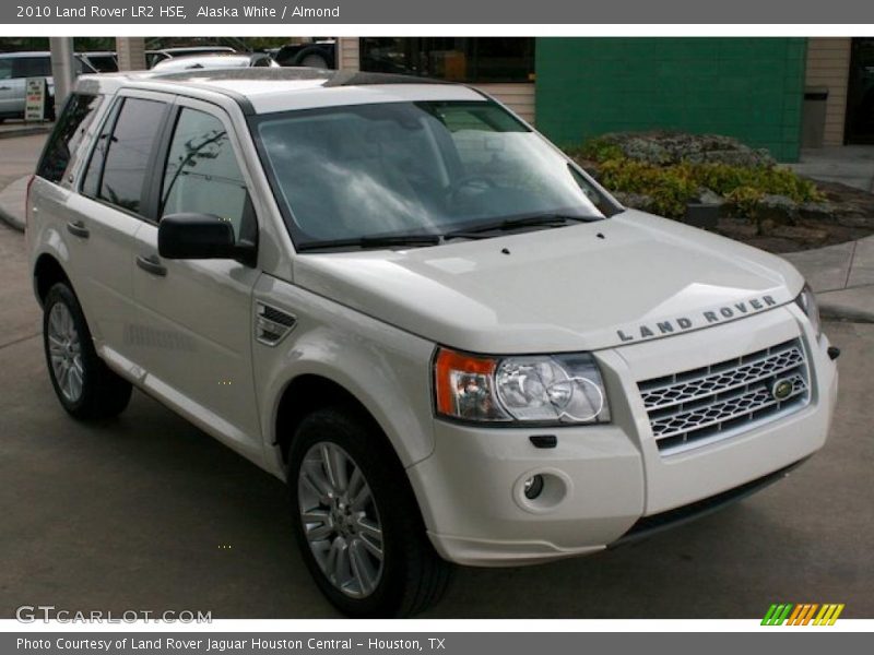 Alaska White / Almond 2010 Land Rover LR2 HSE