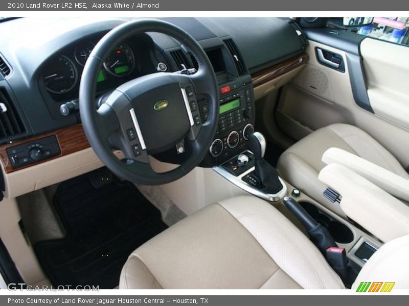 Alaska White / Almond 2010 Land Rover LR2 HSE