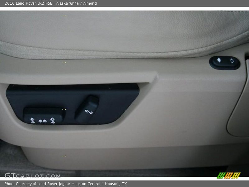 Alaska White / Almond 2010 Land Rover LR2 HSE