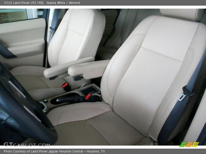 Alaska White / Almond 2010 Land Rover LR2 HSE