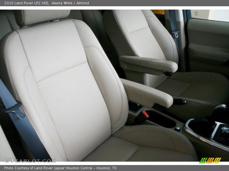 Alaska White / Almond 2010 Land Rover LR2 HSE