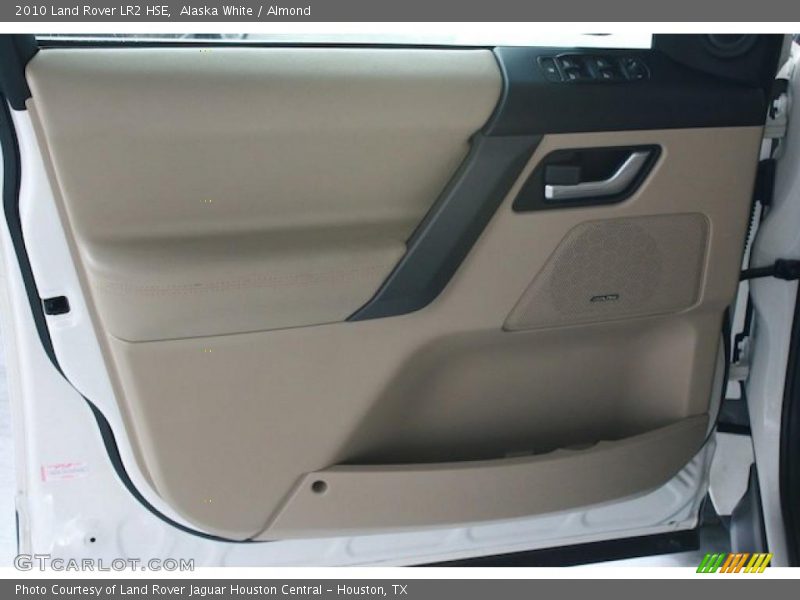 Alaska White / Almond 2010 Land Rover LR2 HSE