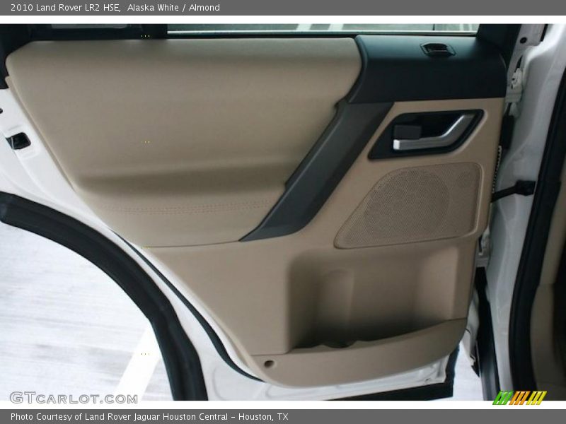 Alaska White / Almond 2010 Land Rover LR2 HSE