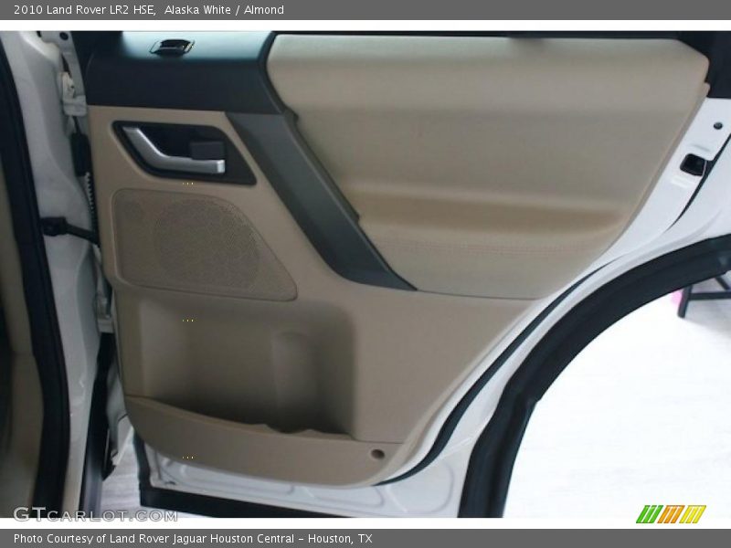 Alaska White / Almond 2010 Land Rover LR2 HSE