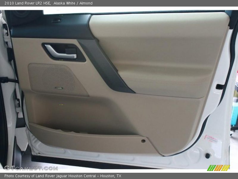 Alaska White / Almond 2010 Land Rover LR2 HSE