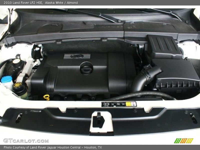 Alaska White / Almond 2010 Land Rover LR2 HSE