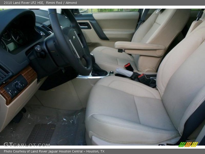 Rimini Red / Almond 2010 Land Rover LR2 HSE