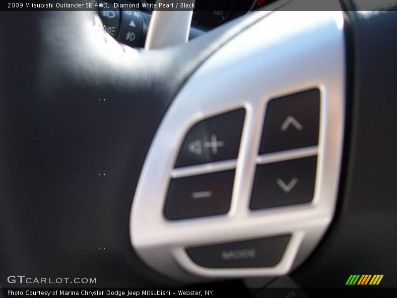 Diamond White Pearl / Black 2009 Mitsubishi Outlander SE 4WD