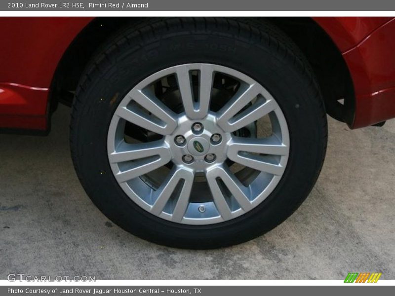 Rimini Red / Almond 2010 Land Rover LR2 HSE