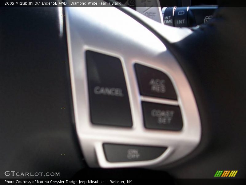 Diamond White Pearl / Black 2009 Mitsubishi Outlander SE 4WD