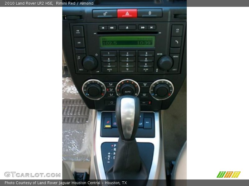 Rimini Red / Almond 2010 Land Rover LR2 HSE