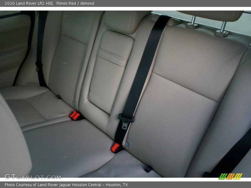 Rimini Red / Almond 2010 Land Rover LR2 HSE