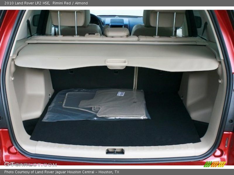 Rimini Red / Almond 2010 Land Rover LR2 HSE