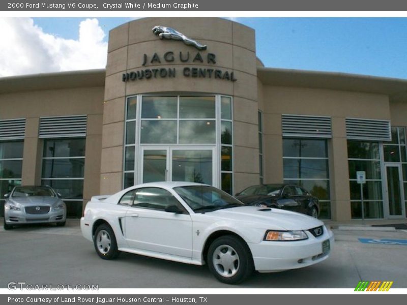 Crystal White / Medium Graphite 2000 Ford Mustang V6 Coupe