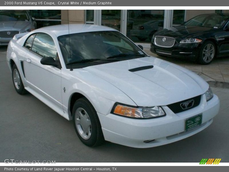 Crystal White / Medium Graphite 2000 Ford Mustang V6 Coupe