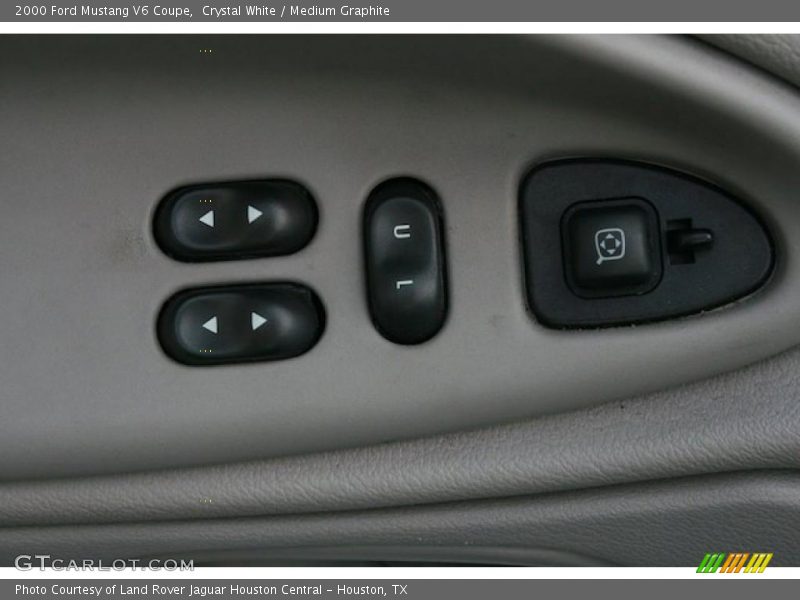 Crystal White / Medium Graphite 2000 Ford Mustang V6 Coupe