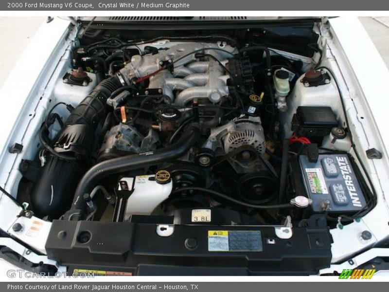 Crystal White / Medium Graphite 2000 Ford Mustang V6 Coupe