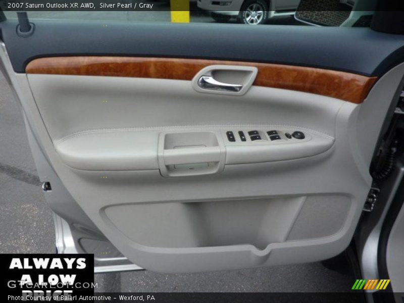Silver Pearl / Gray 2007 Saturn Outlook XR AWD