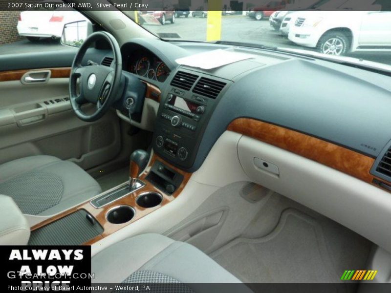 Silver Pearl / Gray 2007 Saturn Outlook XR AWD