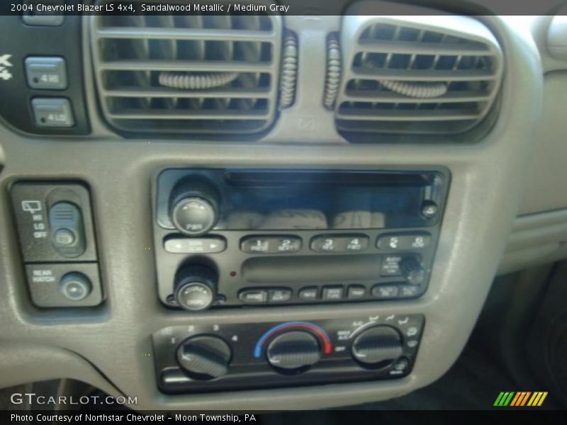 Sandalwood Metallic / Medium Gray 2004 Chevrolet Blazer LS 4x4