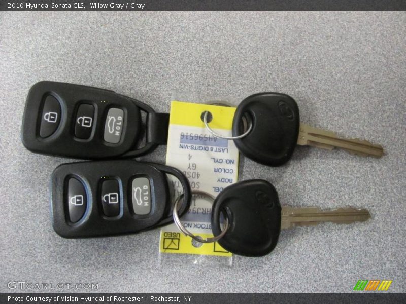 Willow Gray / Gray 2010 Hyundai Sonata GLS
