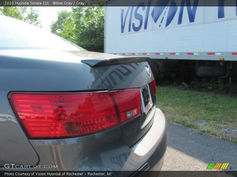 Willow Gray / Gray 2010 Hyundai Sonata GLS