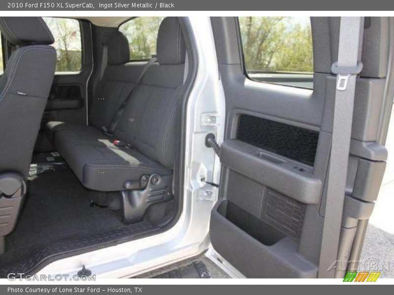 Ingot Silver Metallic / Black 2010 Ford F150 XL SuperCab