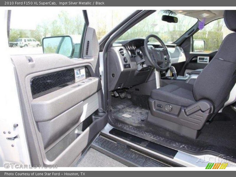 Ingot Silver Metallic / Black 2010 Ford F150 XL SuperCab