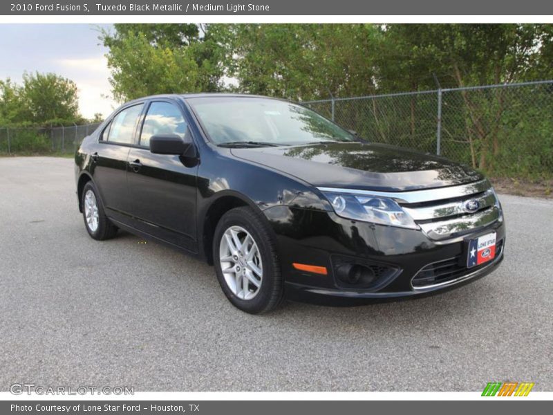 Tuxedo Black Metallic / Medium Light Stone 2010 Ford Fusion S