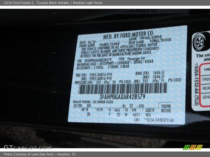 Tuxedo Black Metallic / Medium Light Stone 2010 Ford Fusion S