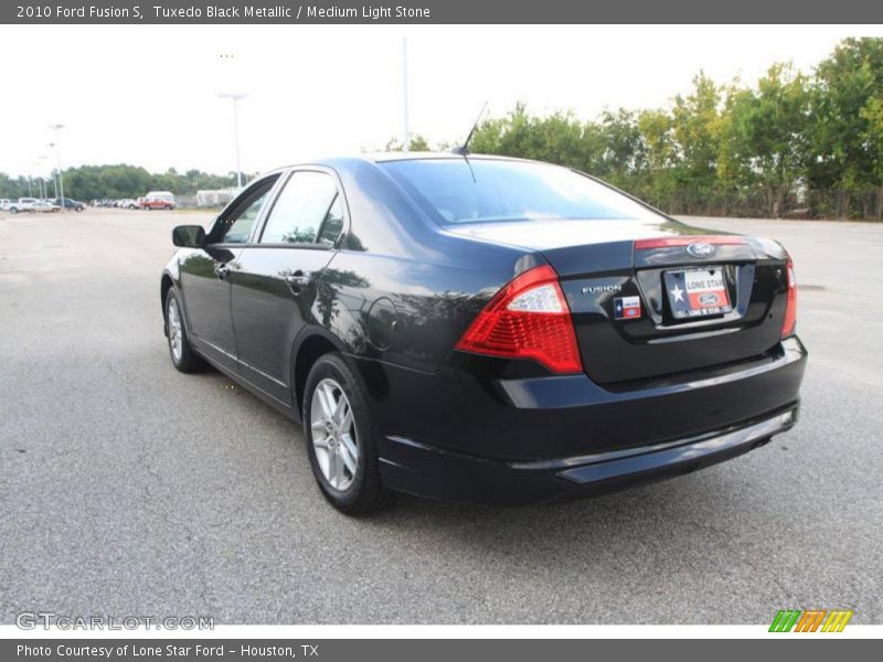 Tuxedo Black Metallic / Medium Light Stone 2010 Ford Fusion S