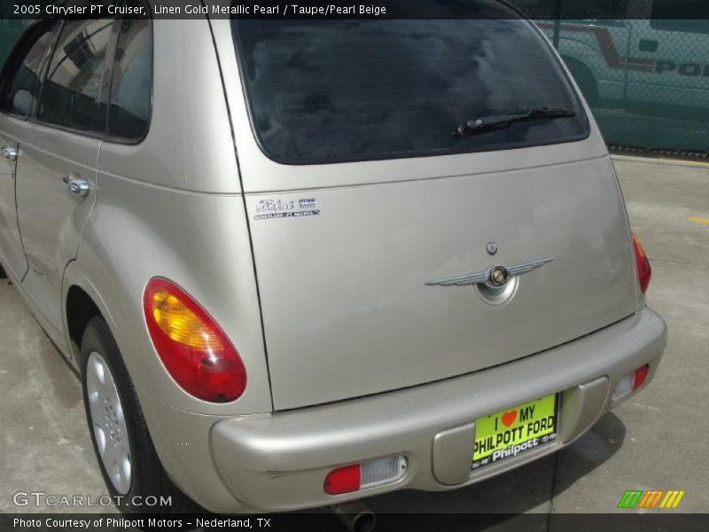 Linen Gold Metallic Pearl / Taupe/Pearl Beige 2005 Chrysler PT Cruiser