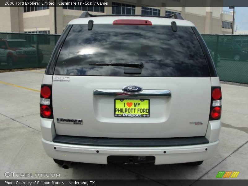 Cashmere Tri-Coat / Camel 2006 Ford Explorer Limited