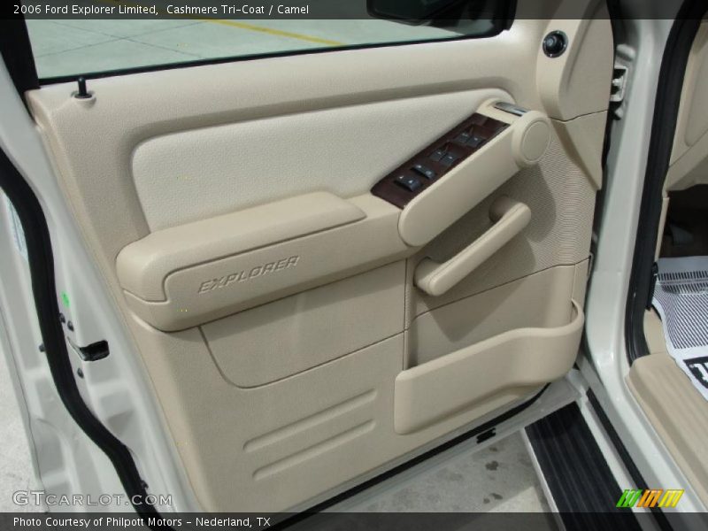 Cashmere Tri-Coat / Camel 2006 Ford Explorer Limited