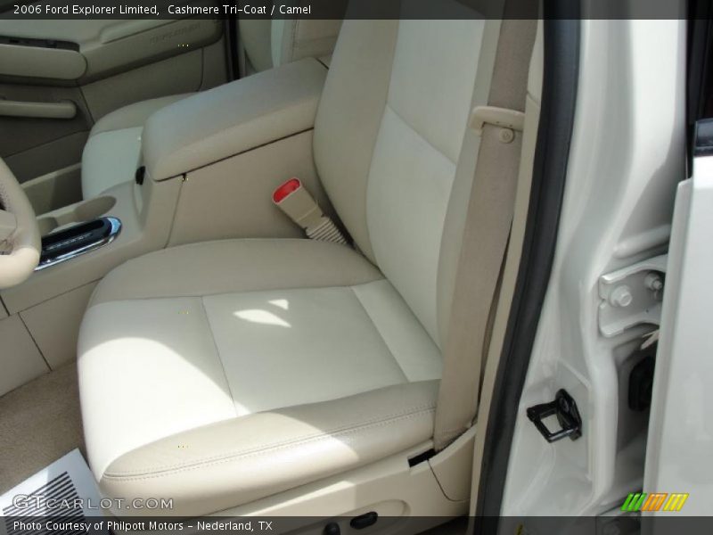Cashmere Tri-Coat / Camel 2006 Ford Explorer Limited