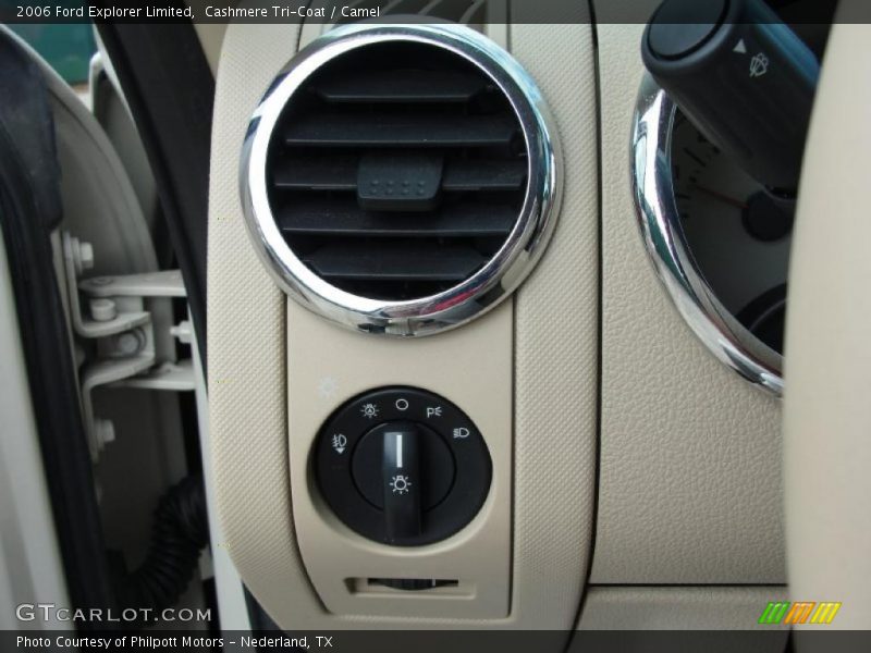 Cashmere Tri-Coat / Camel 2006 Ford Explorer Limited